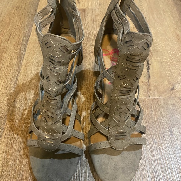 Brown suade shoes only used once or twice - Picture 5 of 5